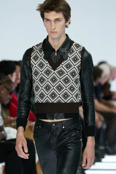 Look 19